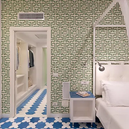 Luxury&romantic With Balcony In דירה