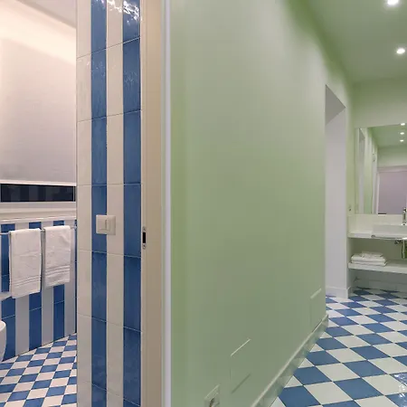 Luxury&romantic With Balcony In סורנטו