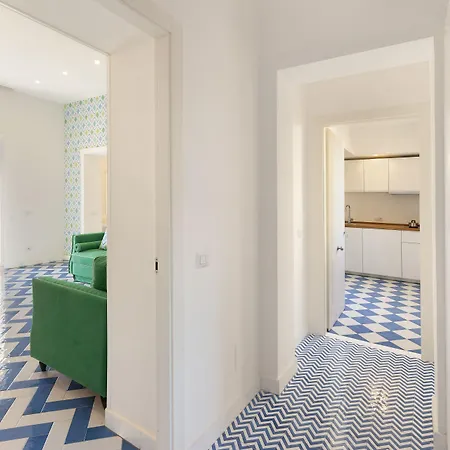 Apartment Luxury&romantic With Balcony In *