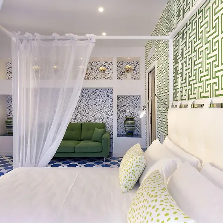 Luxury&romantic With Balcony In Apartment Sorrent