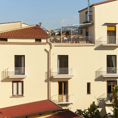 Luxury&romantic With Balcony In Sorrento