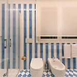 Luxury&romantic With Balcony In Appartamento
