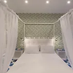 Luxury&romantic With Balcony In Appartamento