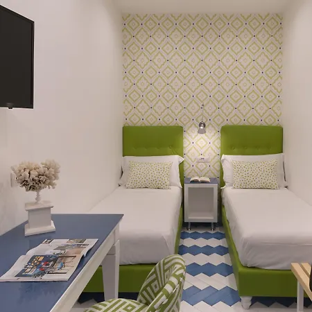Luxury&romantic With Balcony In סורנטו