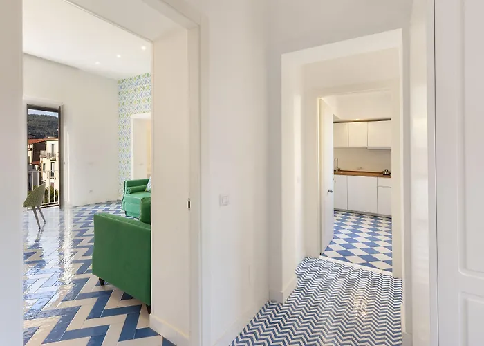 Apartment Luxury&romantic With Balcony In *